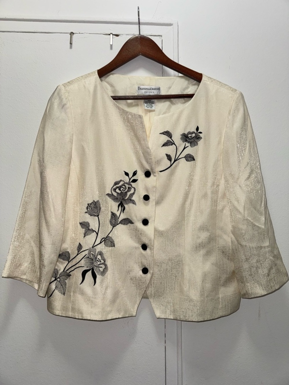 90s Draper’s & Damon’s and black embroidered rose 100% silk blazer glam 12P